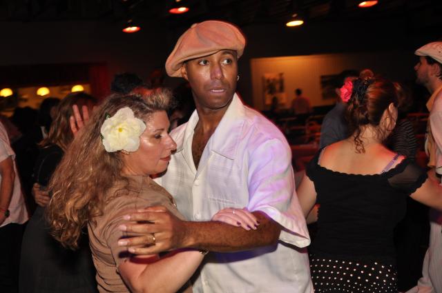 min 2010 11 13 fous swing 283